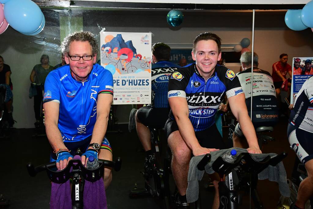 Vader en zoon houden inzamelingsactie voor Alpe d'Huzes in sportschool