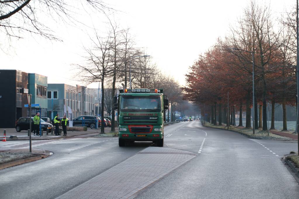 Voetganger ernstig gewond na aanrijding door vrachtwagen