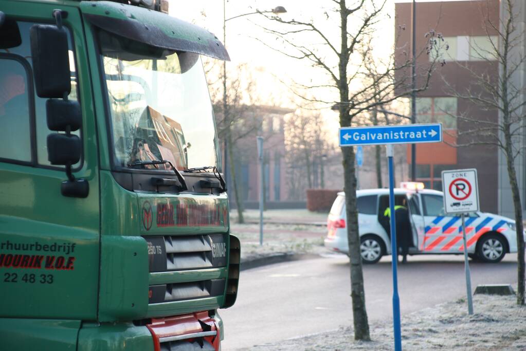 Voetganger ernstig gewond na aanrijding door vrachtwagen