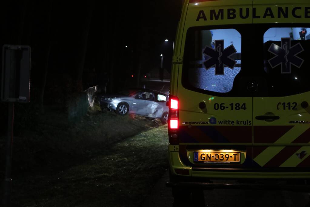 Slippartij eindigt in droge sloot