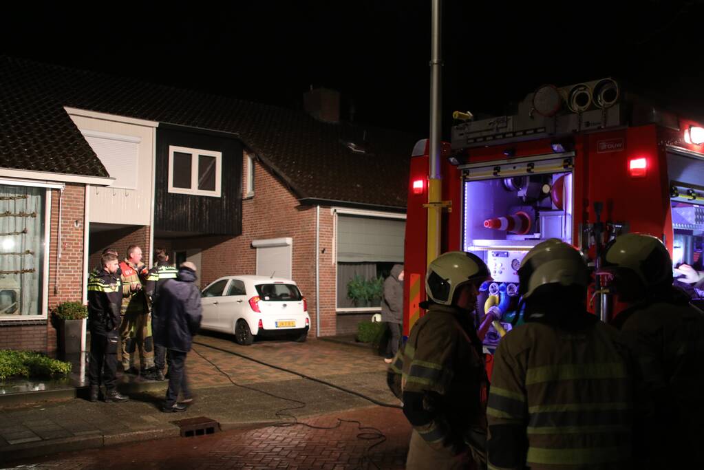 Werkplaats brandt uit achter woning (Renswoude)