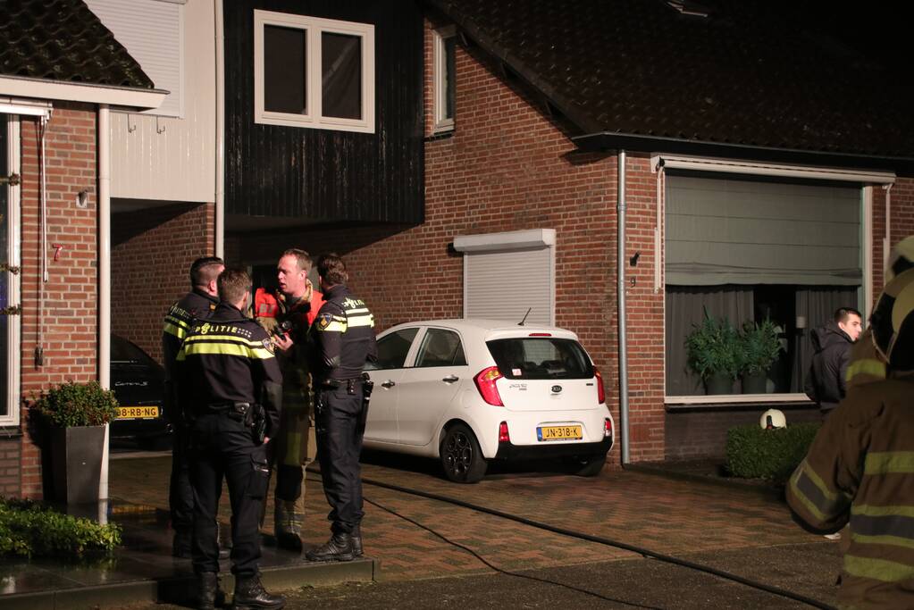 Werkplaats brandt uit achter woning (Renswoude)