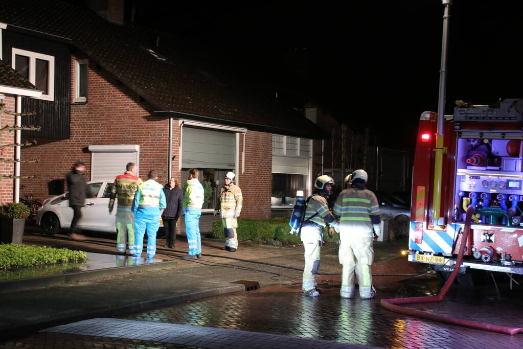 Werkplaats brandt uit achter woning (Renswoude)