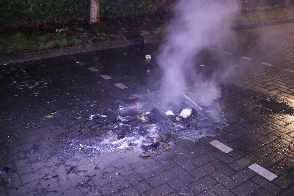 Containerbrand op parkeerplaats (Veenendaal)