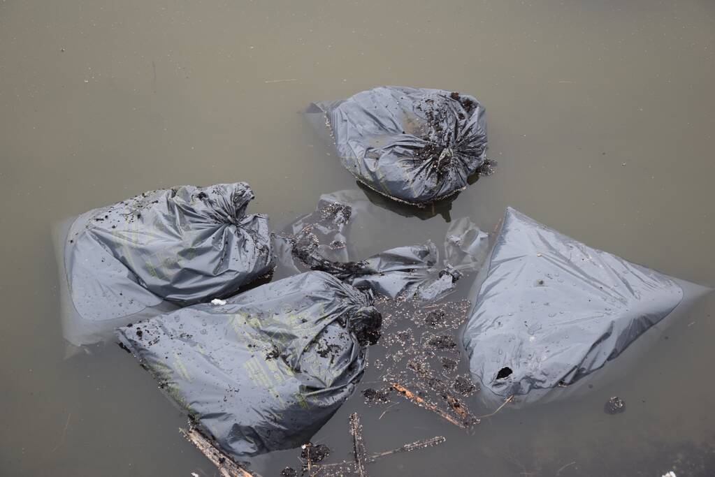 Drugsafval gedumpt in sloot