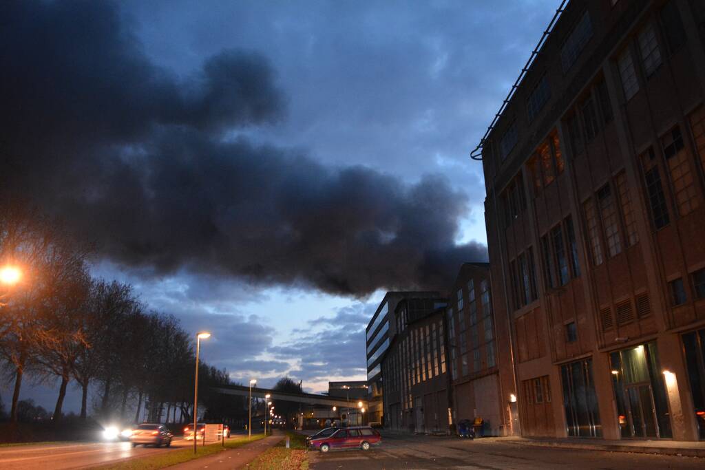 Zeer grote brand bij cementfabriek ENCI