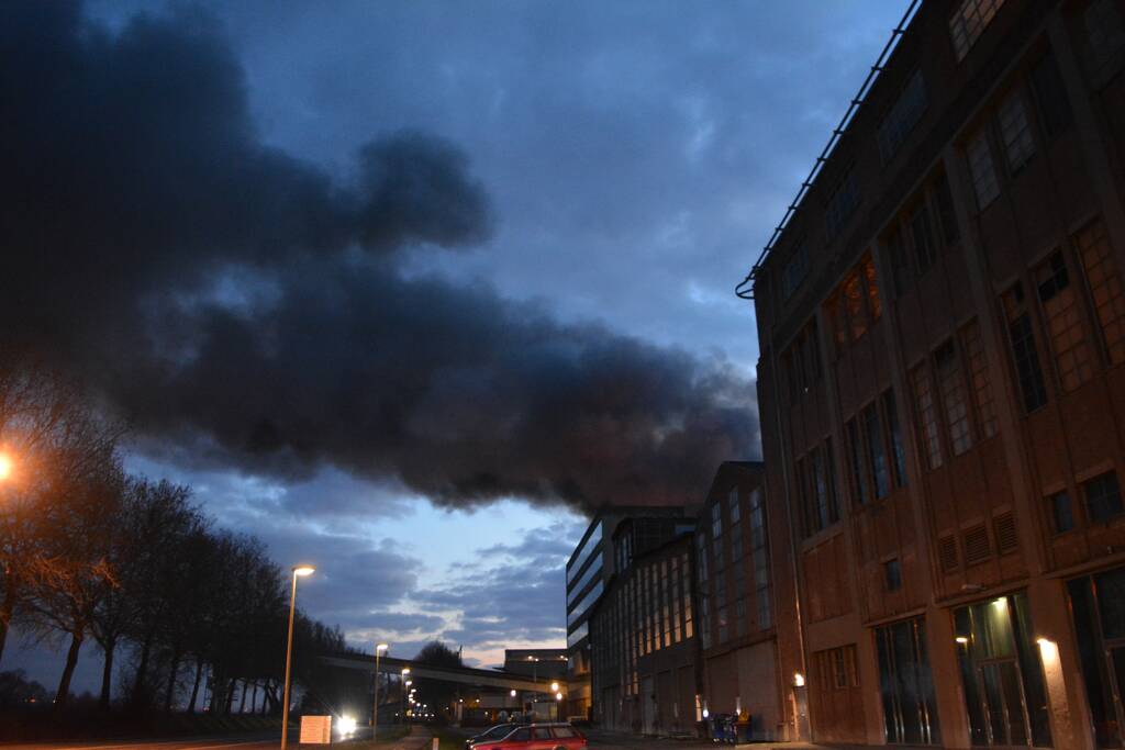 Zeer grote brand bij cementfabriek ENCI