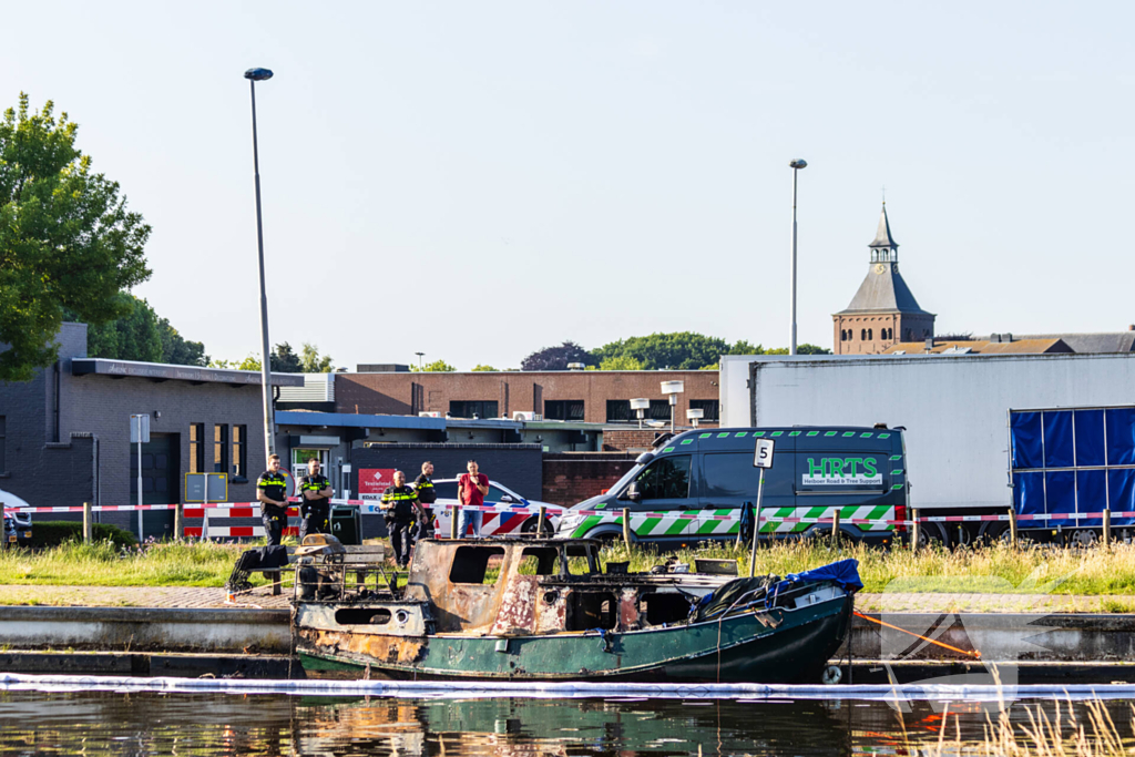 Dode bij brand op woonboot