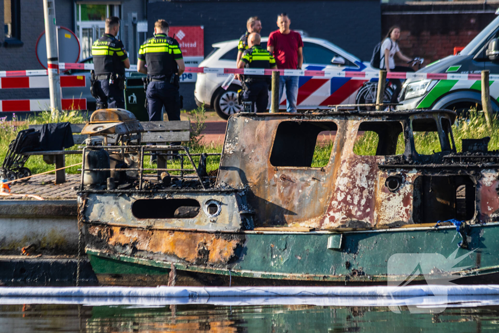 Dode bij brand op woonboot