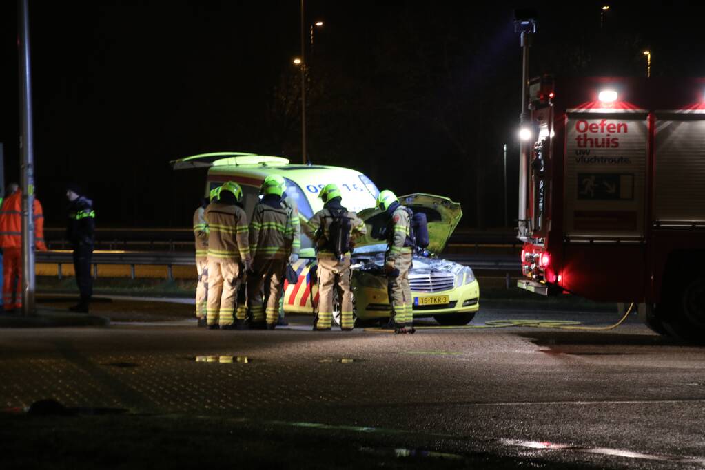 Ambulance vliegt in brand tijdens spoedrit
