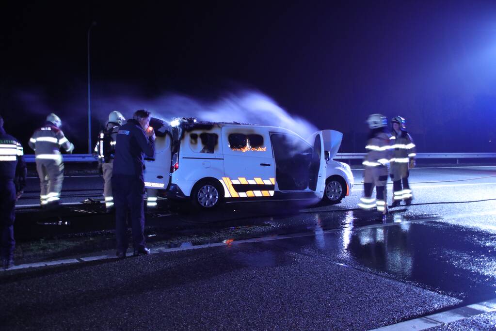 Bestelbus beveiliger brandt uit (Ede)