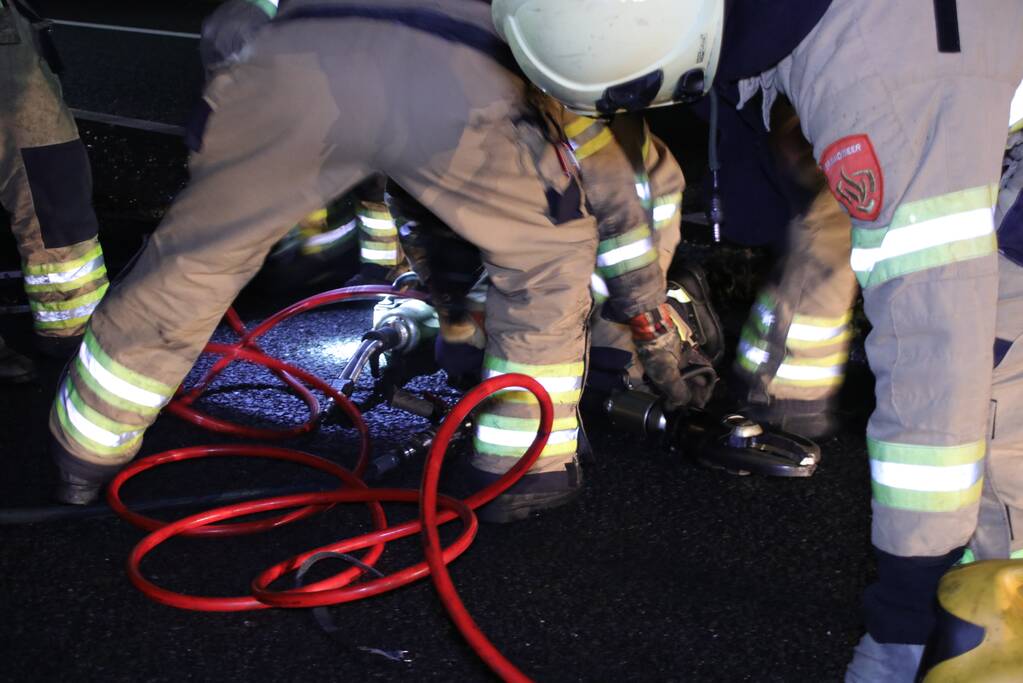 Bestelbus beveiliger brandt uit (Ede)