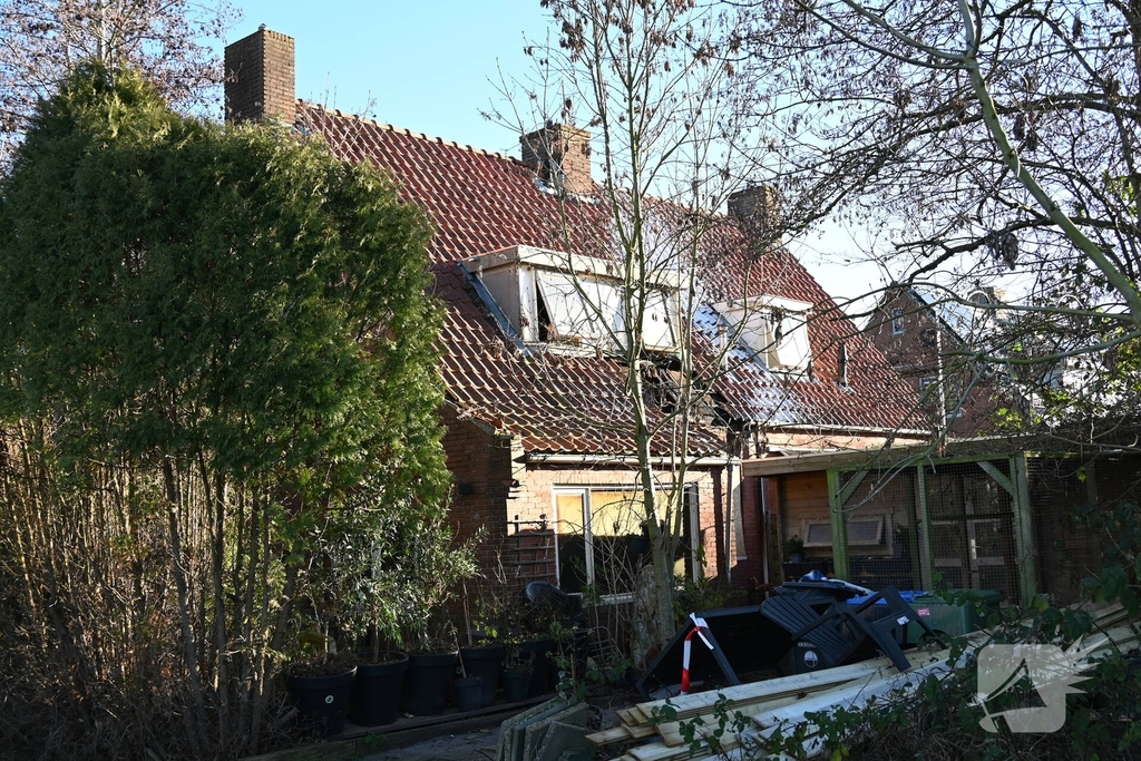 Brandweer vindt overleden bewoner bij woningbrand