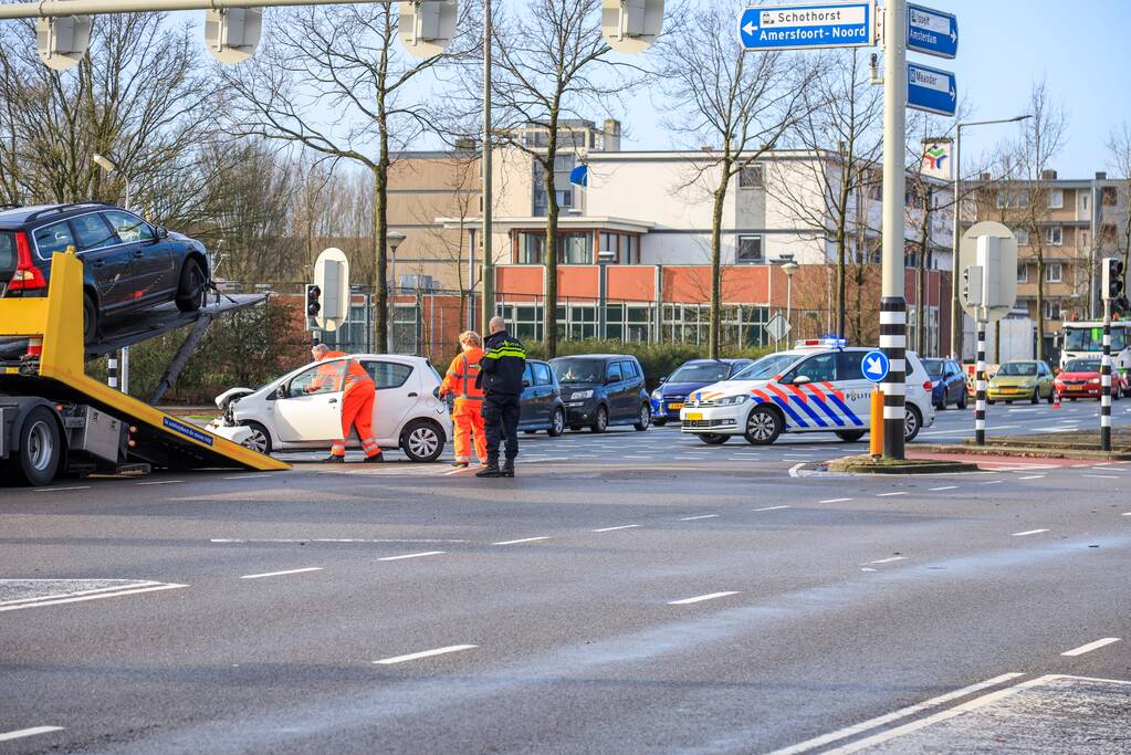 Flinke schade bij ongeval op kruising (Amersfoort)