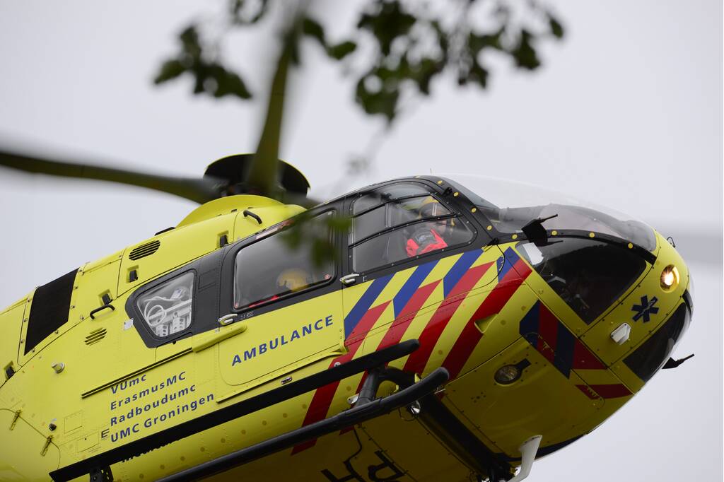 Vermiste viertal gevonden in auto te water (Obdam)