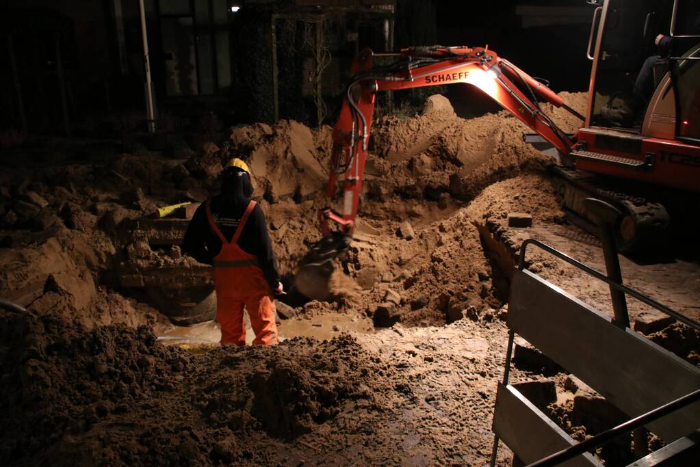 Zesenzestig huishoudens zonder water door gesprongen waterleiding (Barneveld)