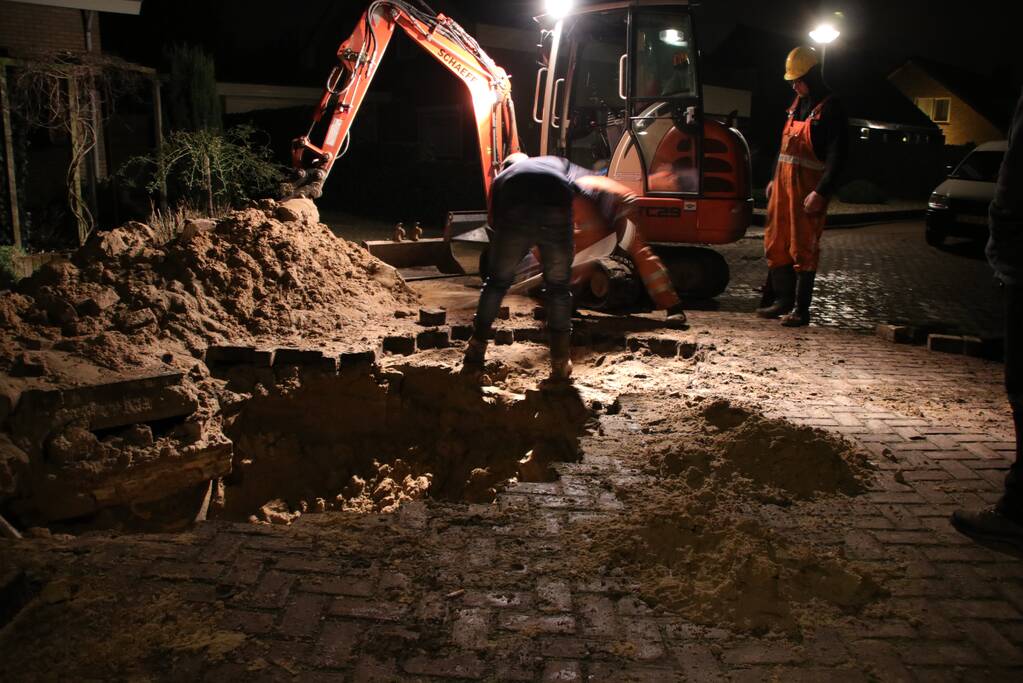 Zesenzestig huishoudens zonder water door gesprongen waterleiding (Barneveld)