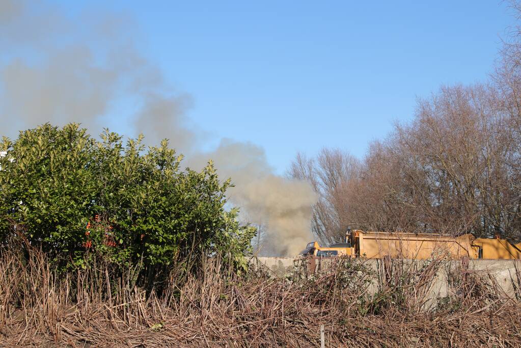 Veel rook bij brand afvalverwerker Remondis
