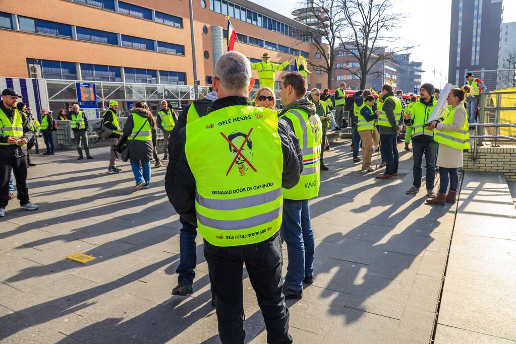 Gele hesjes demonstratie tegen NOS