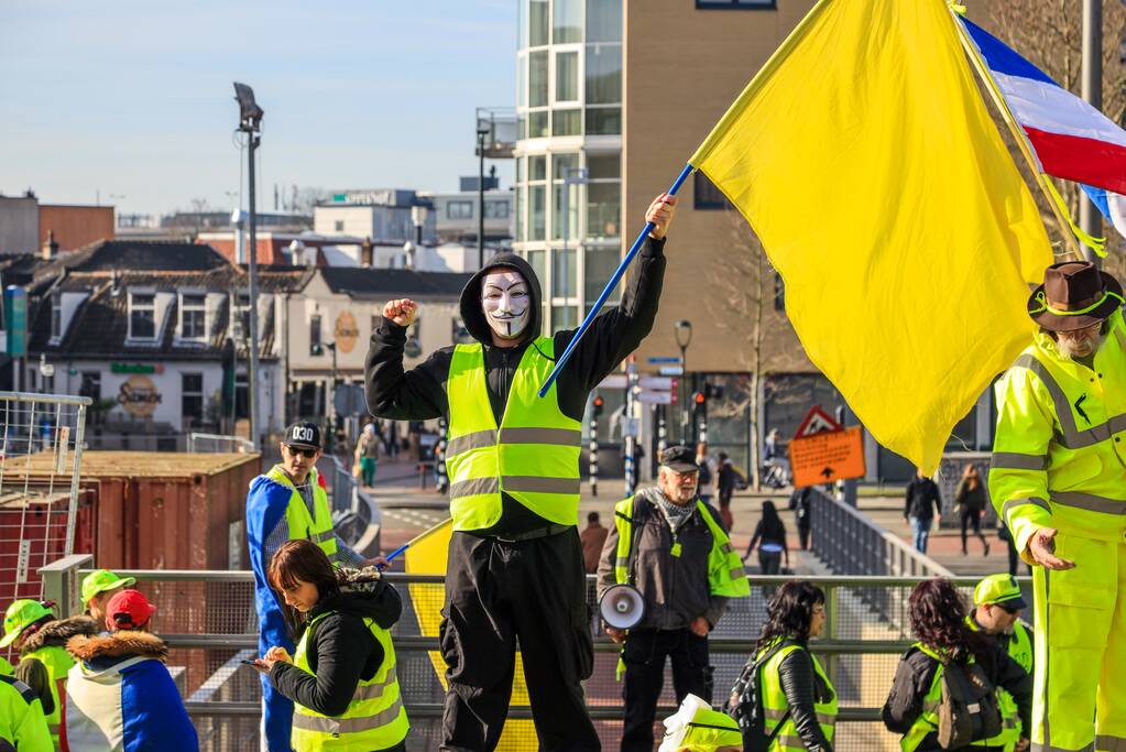Gele hesjes demonstratie tegen NOS