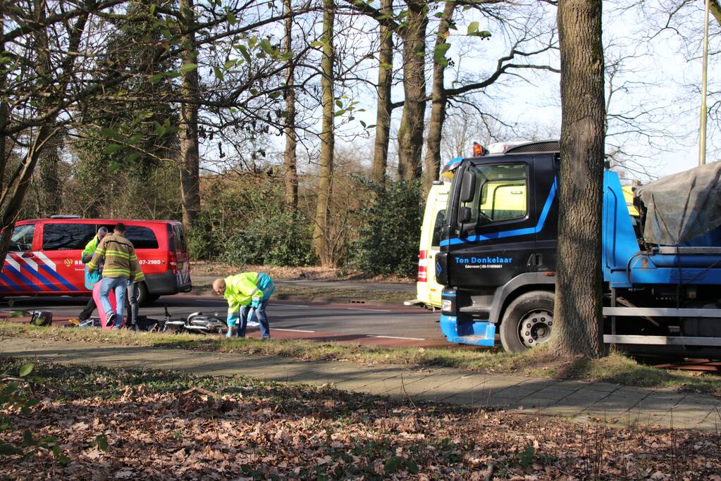 Fietsster overleden bij aanrijding met vrachtwagen (Bennekom)
