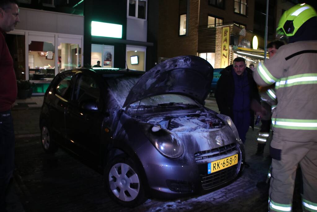Autobrand geblust door restaurant medewerkers