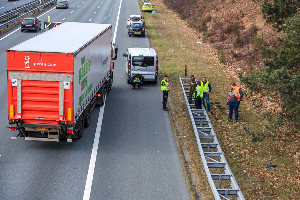 Snelweg-loper aangereden door vrachtwagen (Zeist)