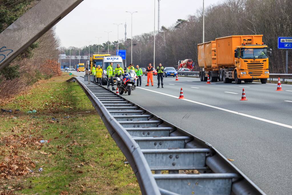 Snelweg-loper aangereden door vrachtwagen (Zeist)