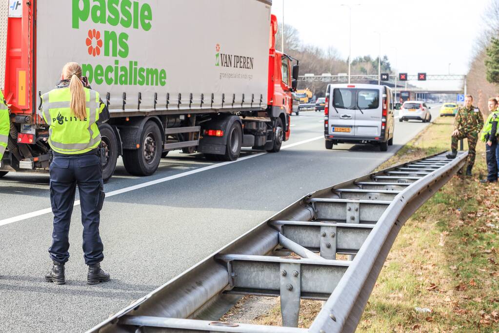 Snelweg-loper aangereden door vrachtwagen (Zeist)