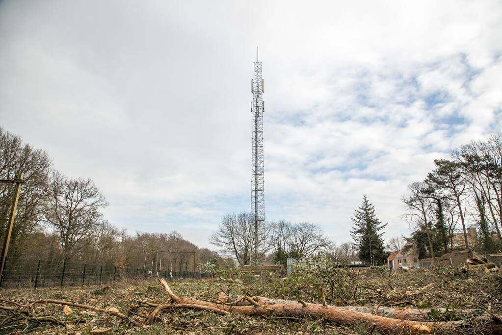 Zendmast Vlasakkers verdwijnt (Amersfoort)