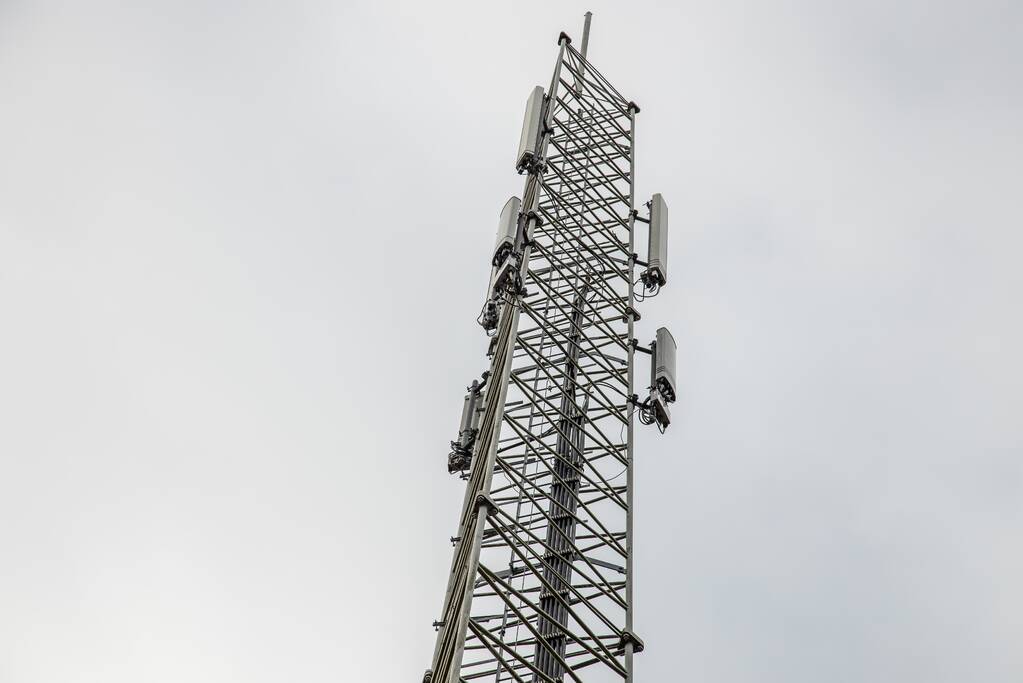 Zendmast Vlasakkers verdwijnt (Amersfoort)