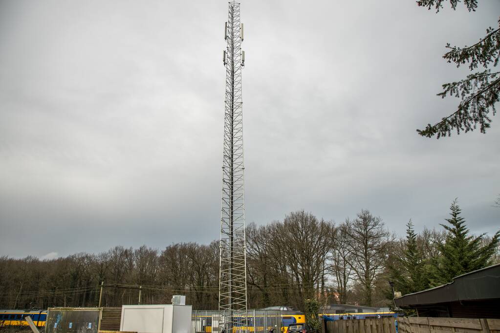 Zendmast Vlasakkers verdwijnt (Amersfoort)