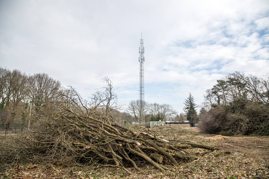 Zendmast Vlasakkers verdwijnt (Amersfoort)