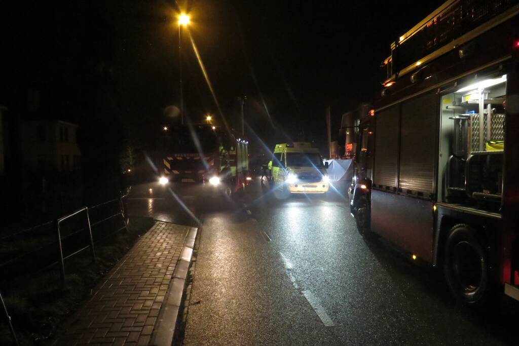 17-jarig scooterrijdster overleden bij aanrijding met auto (Kootwijkerbroek)