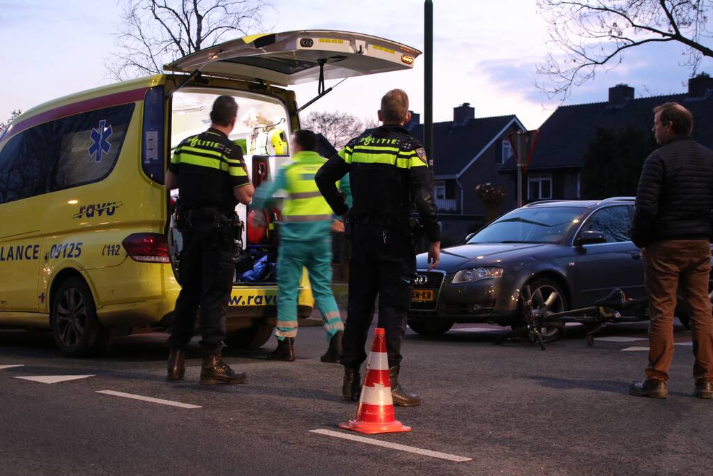 Fietser breekt been bij aanrijding met auto