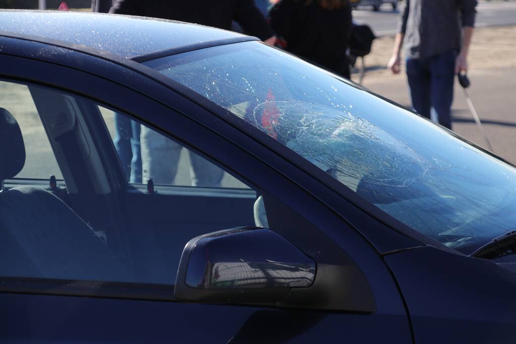 Gewonde bij kop-staart aanrijding tussen drie voertuigen (Voorst)