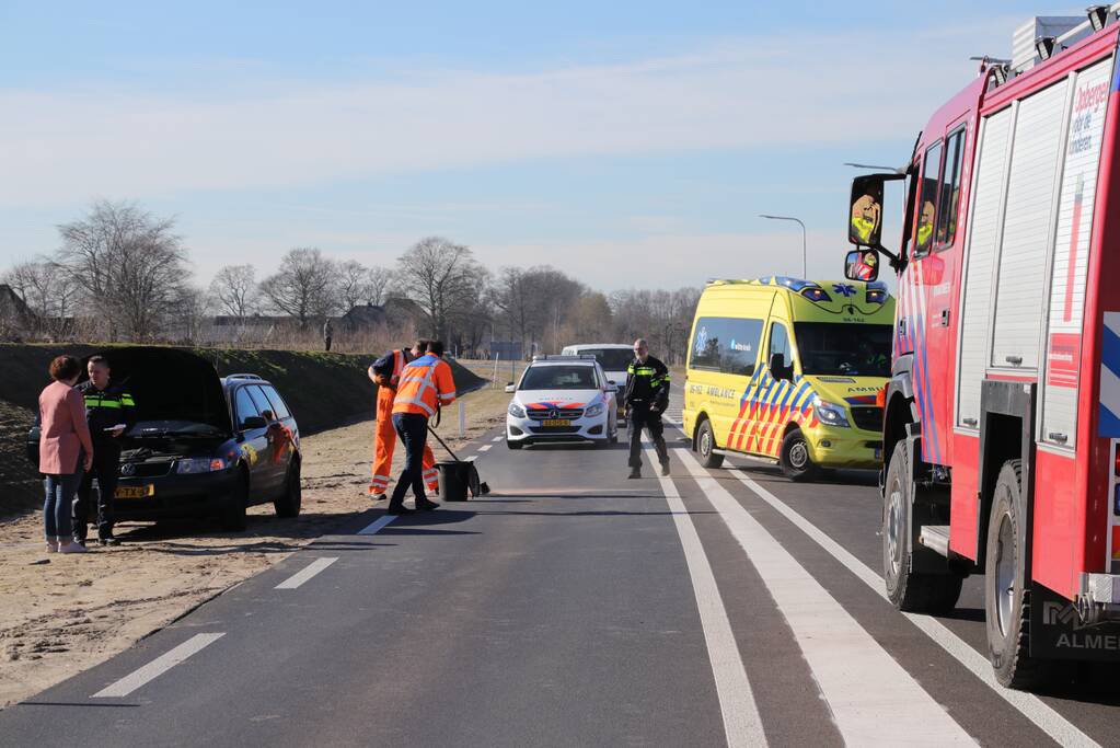Gewonde bij kop-staart aanrijding tussen drie voertuigen (Voorst)