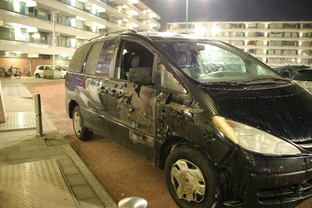 Auto verwoest door brand (Veenendaal)