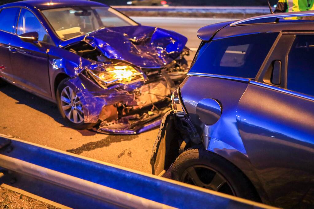 Veel schade bij kop-staart aanrijding (Amersfoort)