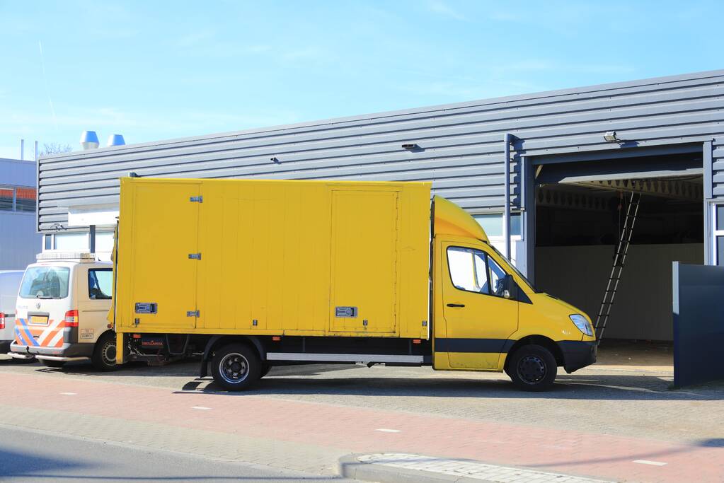 600 wietplanten gevonden in bedrijfspand (Bunschoten-Spakenburg)