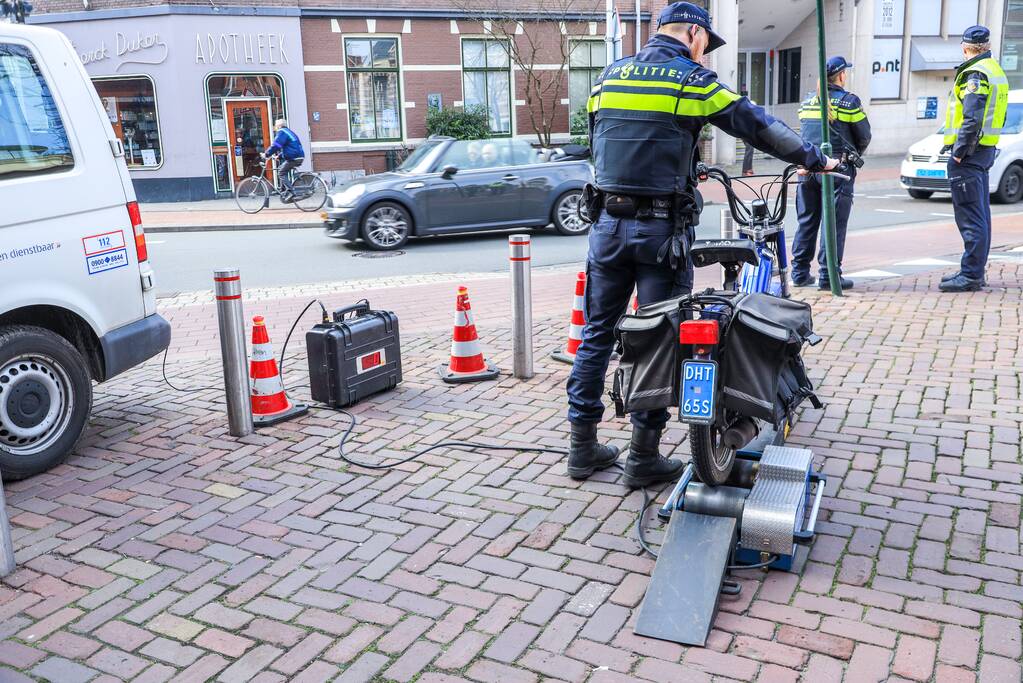Grote brommer- en scootercontrole (Hilversum)