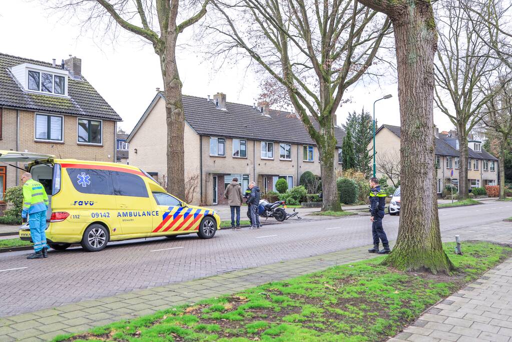 Fietsster gewond na aanrijding motor (Baarn)