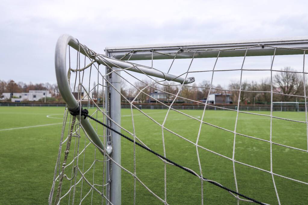 Doelen vernield voetbalclub VVZA (Amersfoort)