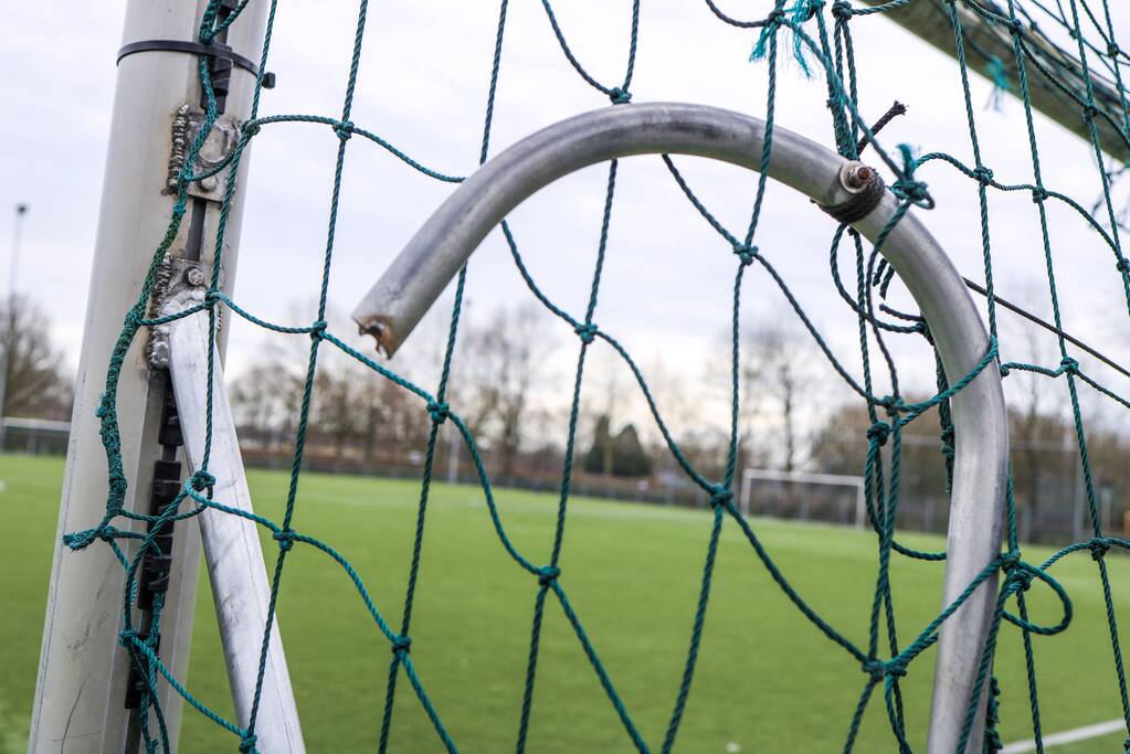 Doelen vernield voetbalclub VVZA (Amersfoort)