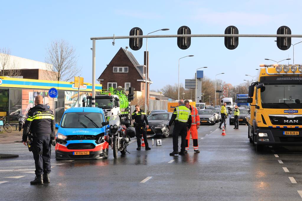 Motorrijder gewond na aanrijding met bestelbusje (Amersfoort)