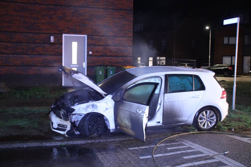 Auto verwoest door brand