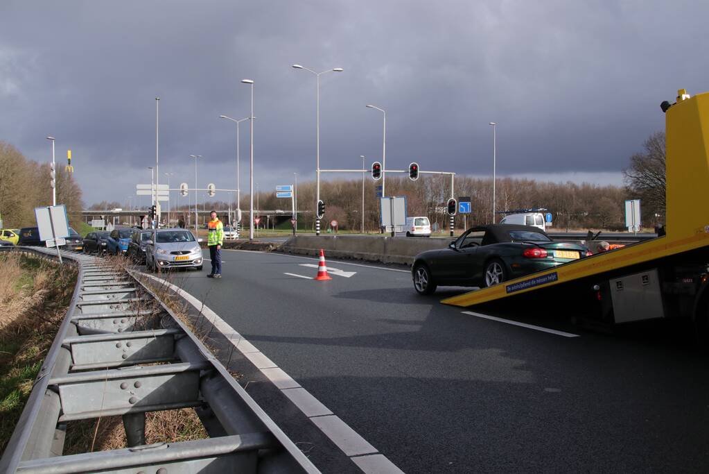 Opnieuw auto uit de bocht gevlogen op beruchte afrit