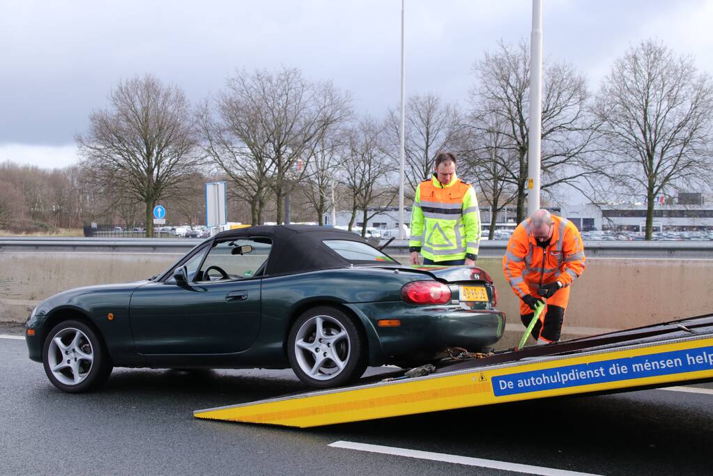 Opnieuw auto uit de bocht gevlogen op beruchte afrit