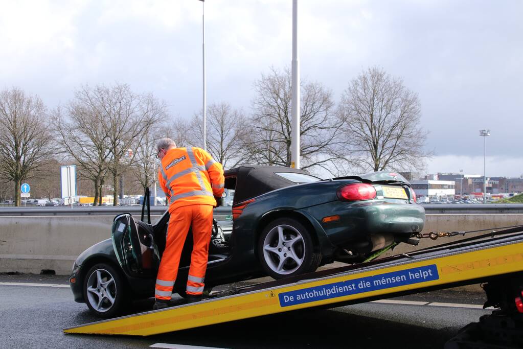 Opnieuw auto uit de bocht gevlogen op beruchte afrit