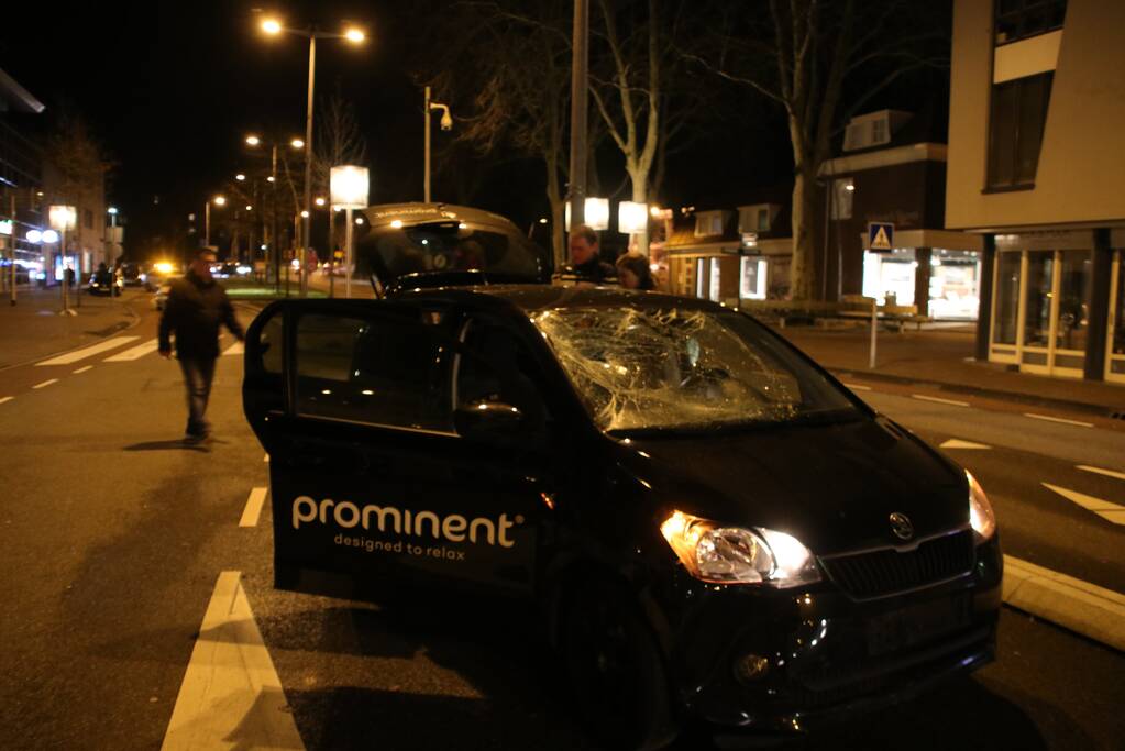 Maaltijdbezorger gewond bij aanrijding